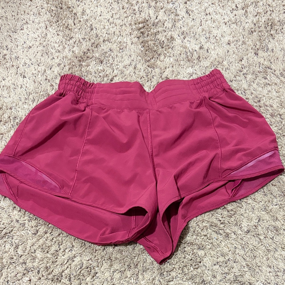 Lululemon Hotty Hot shorts 2.5 Size 8
